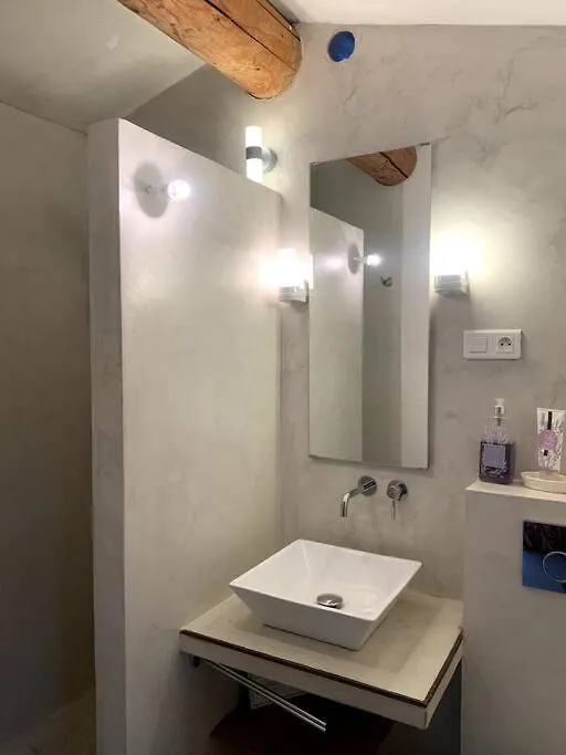 Dreamy Guesthouse Amidst A Marvellous Property Caromb 0*,  France
